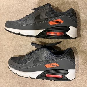 Air Max 90’s - Men’s 8 / Women’s 9